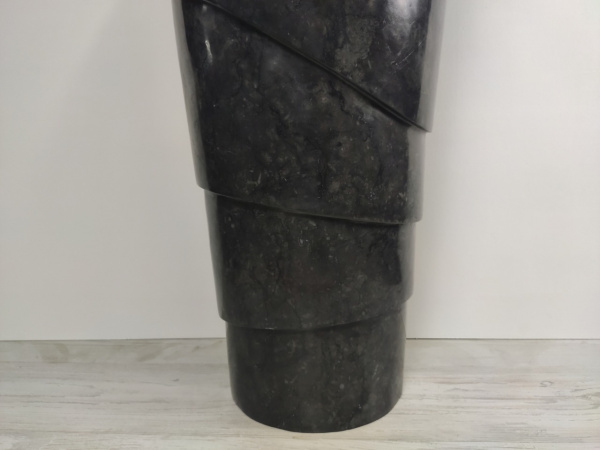 Напольная раковина из мрамора Indo Pedestal Black Spiral MN-393 фото