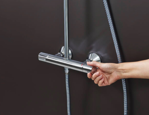 Душевая система (стойка) с термостатом Hansgrohe Vernis Blend Showerpipe 200 1jet Green 26318000 хром фото
