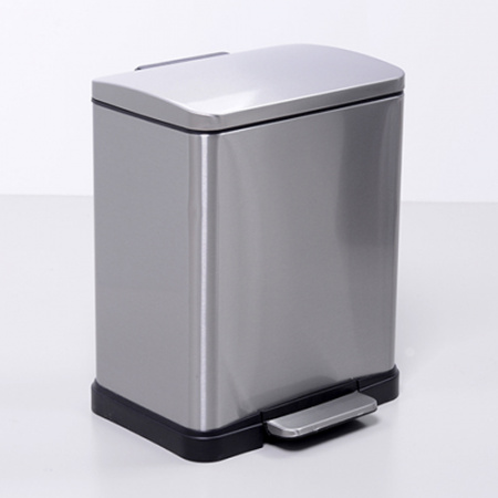 Мусорное ведро для ванной с педалью WasserKRAFT K-622 12 L фото