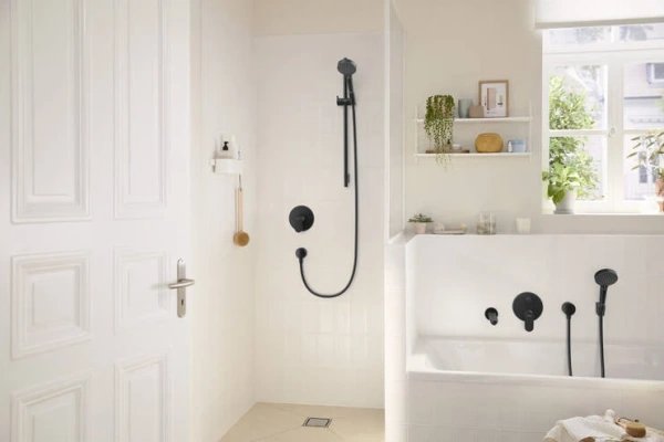 Смеситель для ванны и душа Hansgrohe Rebris S 72466670 черный матовый фото