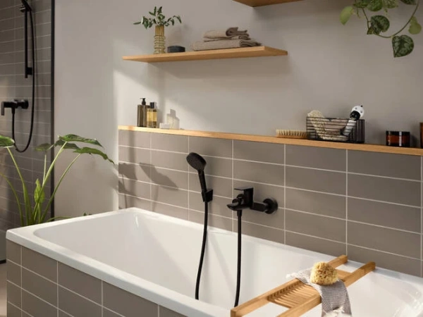 Смеситель для ванны с душем Hansgrohe Rebris E 72450670 черный матовый фото