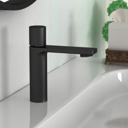 Смеситель для раковины Vincea Vogue VBF-4V3MB черный матовый фото