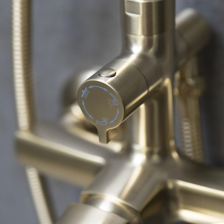 Душевая система Lemark Ursus LM7262BG фото