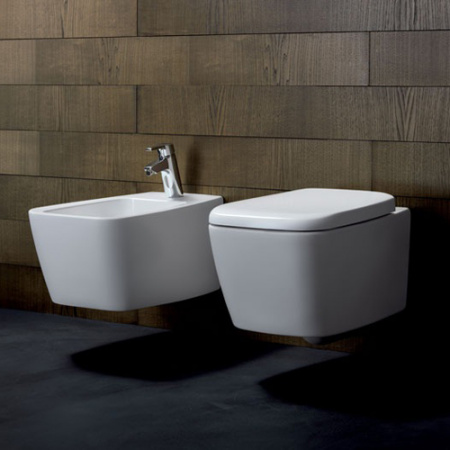 Унитаз подвесной Ideal Standard Ventuno T316501 с сиденьем soft close фото