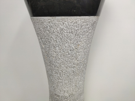 Напольная раковина из мрамора Indo Pedestal Cream/Black MN-391 фото