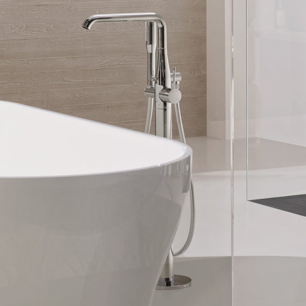 Смеситель для ванны напольный Grohe Essence New 23491001 фото