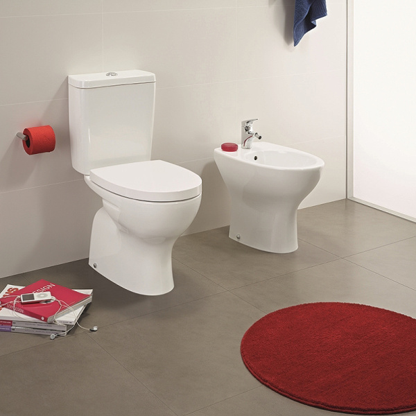 Комплект унитаза компакт с гигиеническим душем Sanitana Pop NC999661aosta с бачком и сиденьем Микролифт фото