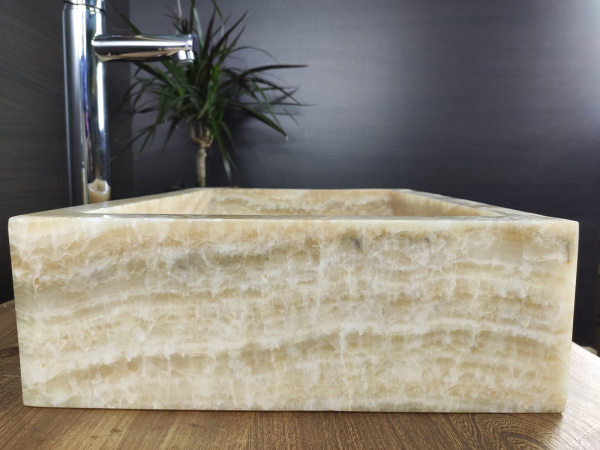 Накладная раковина из оникса Indo Prau Yellow Kecil OP-00146 фото