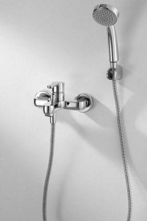 Смеситель для ванны с душем Bravat Stream F63783C-B фото