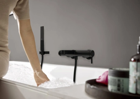 Смеситель для ванны с душем Hansgrohe Finoris 76420670 черный матовый фото