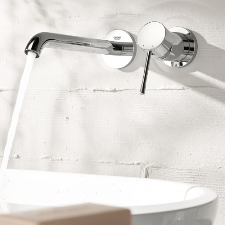 Смеситель для раковины настенный Grohe Essence New 19967001 фото