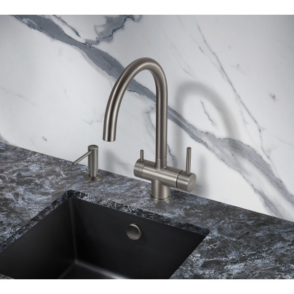 Смеситель для кухни под фильтр Milacio Ultra Vicar MCU.554.GM вороненая сталь фото