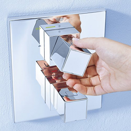Термостатический смеситель для ванны и душа Grohe Grohtherm Cube 19958000 фото