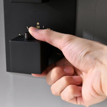 Душевая система скрытого монтажа с термостатом Vincea VSFW-102TMB черная матовая фото