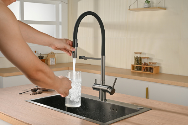 Смеситель для кухни с подключением к фильтру Vincea  VKF-120GM вороненая сталь фото