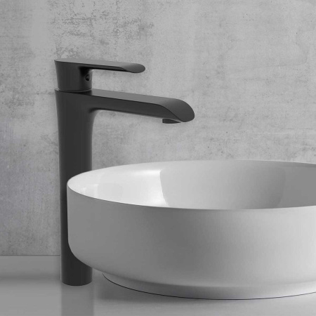 Высокий смеситель для раковины Vincea Esse VBF-1E2MB черный матовый фото