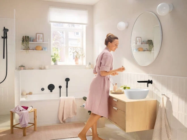 Смеситель для ванны и душа Hansgrohe Rebris S 72466670 черный матовый фото