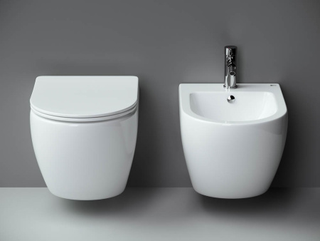 Унитаз подвесной безободковый Ceramica Nova Metropol CN4002 с сиденьем Soft Close фото