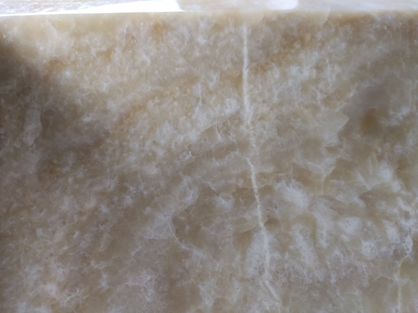 Накладная раковина из оникса Indo Prau Yellow Kecil OP-00208 фото