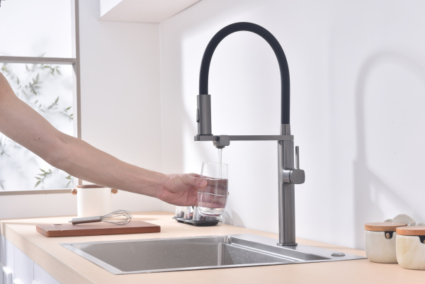 Смеситель для кухни с подключением к фильтру Vincea VKF-119GM вороненая сталь фото