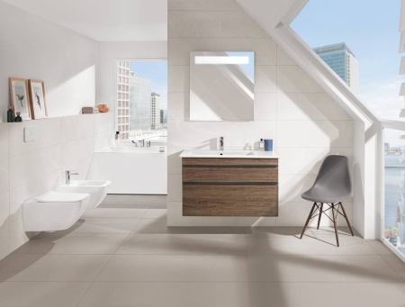 Подвесной унитаз безободковый Villeroy & Boch Venticello 4611RL01 с сиденьем фото