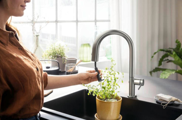 Смеситель для кухни с подключением к фильтру Hansgrohe Aqittura 76803800 сталь фото