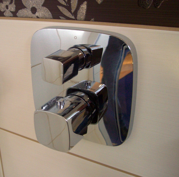 Термостат с запорным вентилем Hansgrohe PuraVida 15775000 хром фото