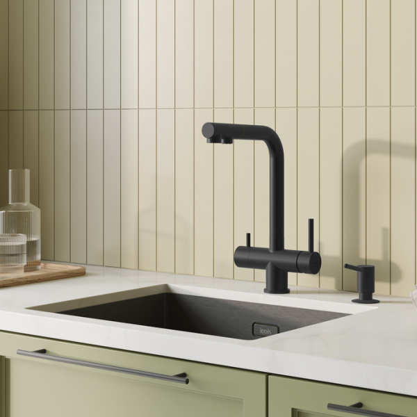 Смеситель для кухни под фильтр Iddis Umbra UMBBLPFi05 с выдвижным изливом, черный матовый фото