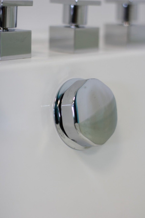 Акриловая гидромассажная ванна (джакузи) Cerutti SPA C-453 180x80 фото