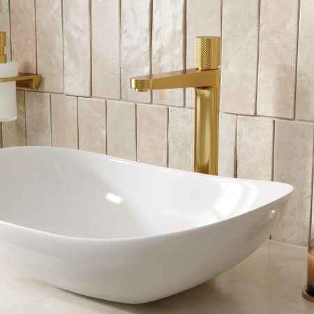 Высокий смеситель для раковины WasserKRAFT Schunter 8203H матовое золото фото