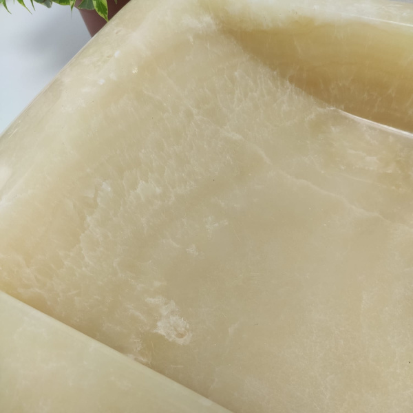 Накладная раковина из оникса Kotak Luncur bibir Yellow KL-00865 (70*40*15) фото