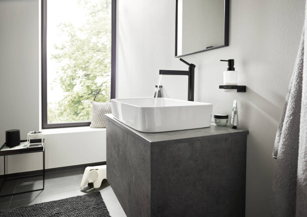 Дозатор для жидкого мыла Hansgrohe AddStoris 41745670 черный матовый фото