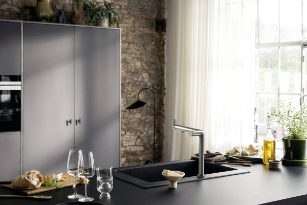 Смеситель для кухни с подключением к фильтру Hansgrohe Aqittura 76804800 сталь фото