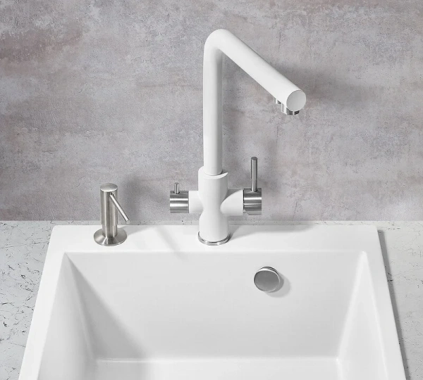 Смеситель для кухни под фильтр Milacio Ultra Bolvir MCU.553.WH белый фото