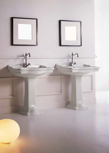 Подвесная раковина Althea Ceramica Royal 27021 70 см фото