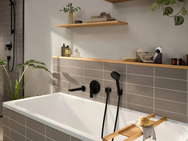 Смеситель для ванны и душа Hansgrohe Rebris E 72468670 черный матовый фото