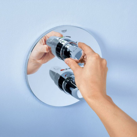 Термостатический смеситель для ванны и душа Grohe Grohtherm 1000 19986000 фото