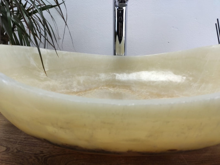 Накладная раковина из оникса Oval Yellow OO-01065 (55*38*19) фото