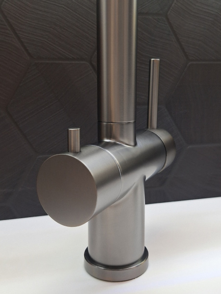 Смеситель для кухни с подключением к фильтру AltroBagno Flusso 050203GM оружейная сталь фото