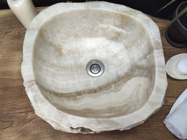 Накладная раковина из оникса Indo Erozy Бавиан EO-00049 фото