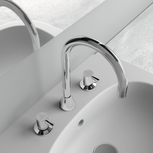 Двухрычажный смеситель для раковины Ideal Standard CERALINE BC196AA фото