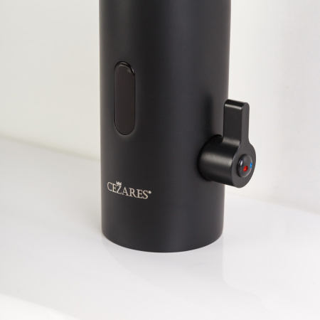 Сенсорный смеситель для раковины Cezares Vague VAGUE-ELS-NOP-W0 черный матовый фото