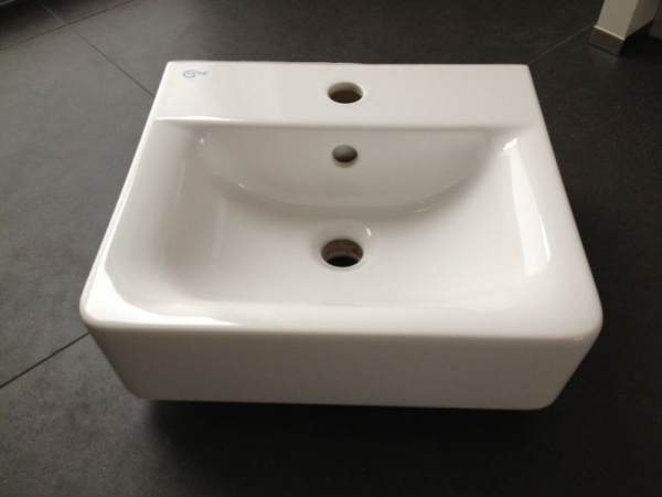Подвесная раковина Ideal Standard Connect Cube E794501 60 см фото