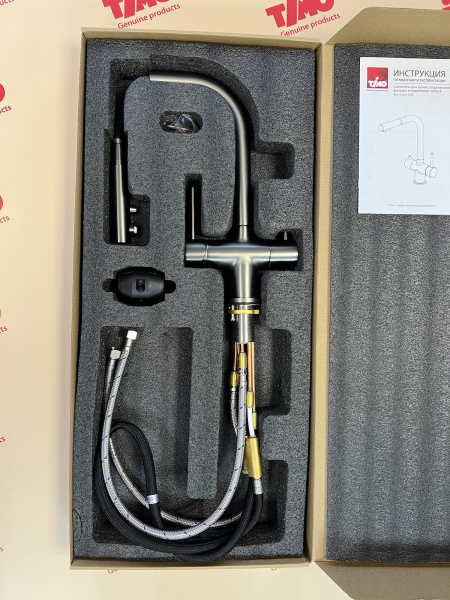 Смеситель для кухни с подключением фильтра и выдвижной лейкой Timo Saona 2356/18FL черное золото фото