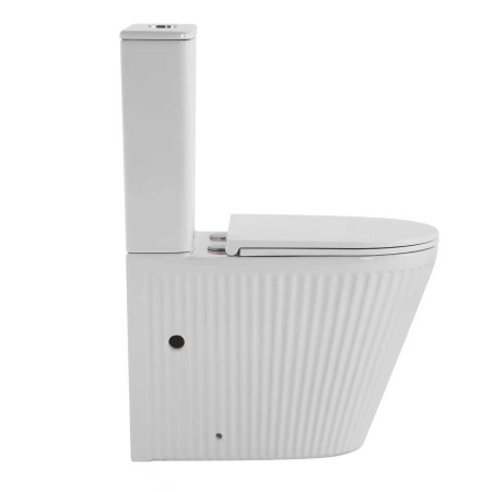 Унитаз напольный со смывом торнадо SantiLine SL-5046 с сиденьем фото