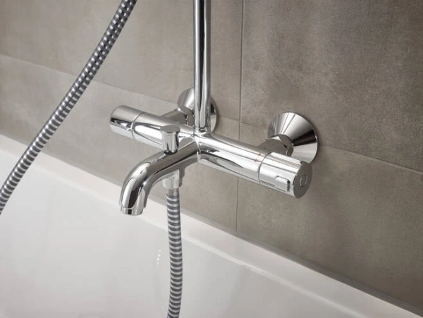 Душевая система (стойка) с термостатом Hansgrohe Vernis Blend Showerpipe 200 26274000 хром фото