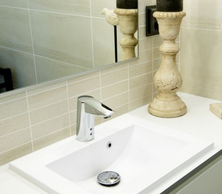 Бесконтактный смеситель для раковины Oras Cubista 2814F фото