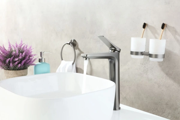 Высокий смеситель для раковины Lemark Bronx LM3709GM фото