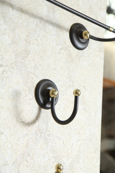 Крючок для ванной одинарный Art&Max Sophia AM-2142-Nero/Do-Ant фото