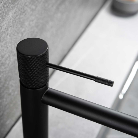 Смеситель для раковины Vincea Desire VBF-1D1MB черный матовый фото